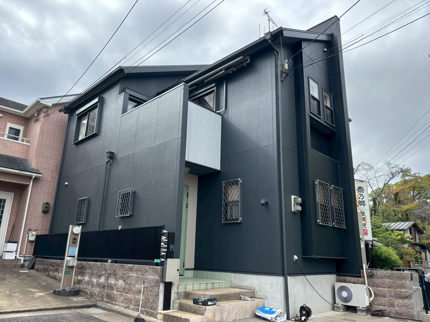 河内長野で色褪せた外壁を外壁塗装でリフレッシュ